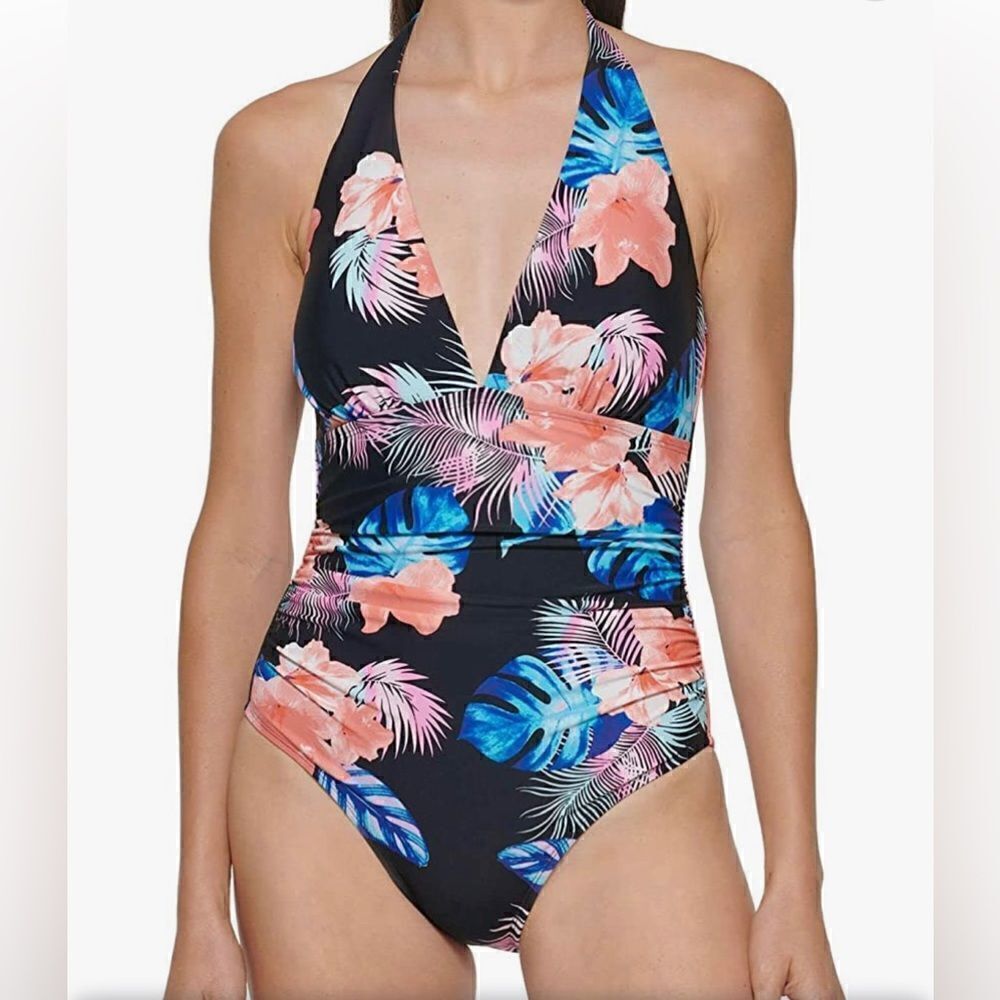 DKNY has feminine shapes in smooth, quick-drying fabric, swimsuit. Size Small - Picture 1 of 6